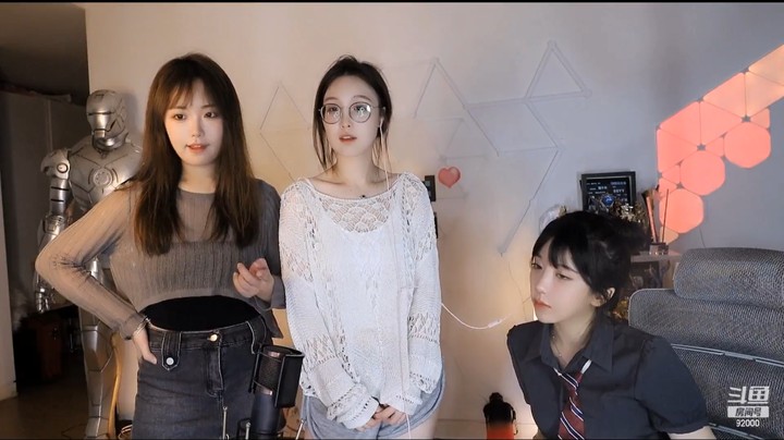 呆妹儿小霸王直播教育曼瑶，曼瑶好搞笑啊