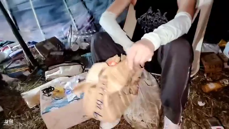 【2022-10-02 22点场】洪湖小肖：《盲盒求生》第1天