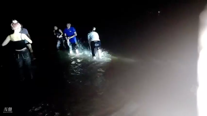 【2022-10-03 00点场】洪湖小肖：《盲盒求生》第1天