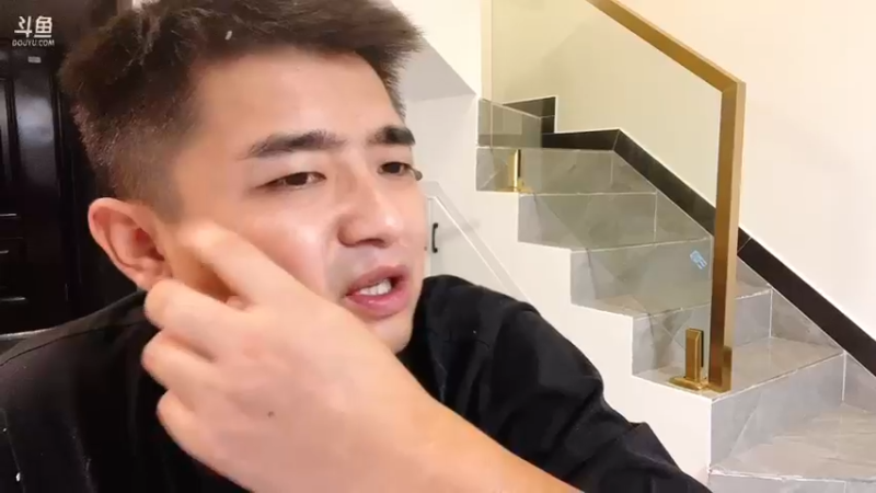 【2022-10-03 02点场】主播阿郎：320155每天给你添点堵