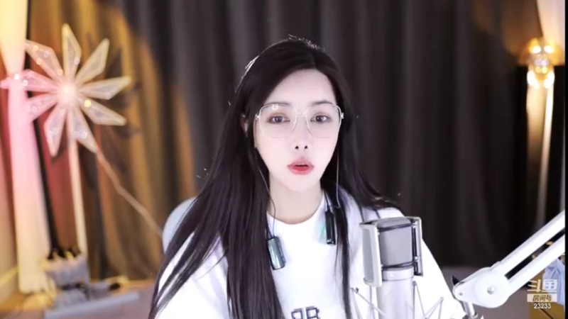 【2022-10-04 03点场】喵小莎：下午两点。晚上10.30，