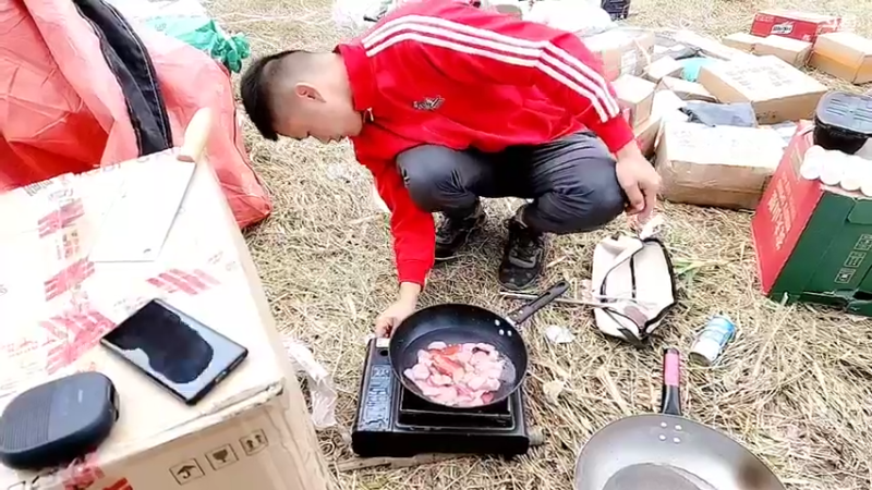 【2022-10-04 12点场】洪湖小肖：《盲盒求生》第2天