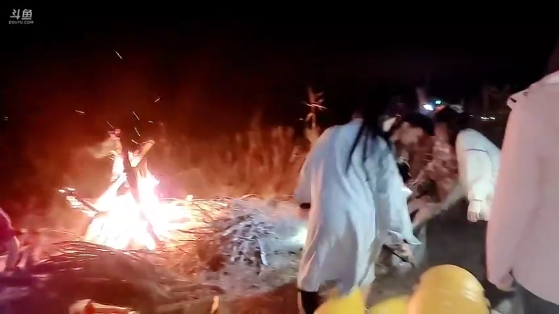 【2022-10-04 22点场】洪湖小肖：《盲盒求生》第3天