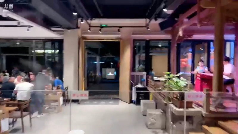 【2022-10-03 19点场】douyu小漠：重庆户外day4美少女试座千万超跑