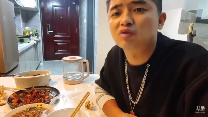 【2022-10-05 18点场】主播阿郎：320155每天给你添点堵