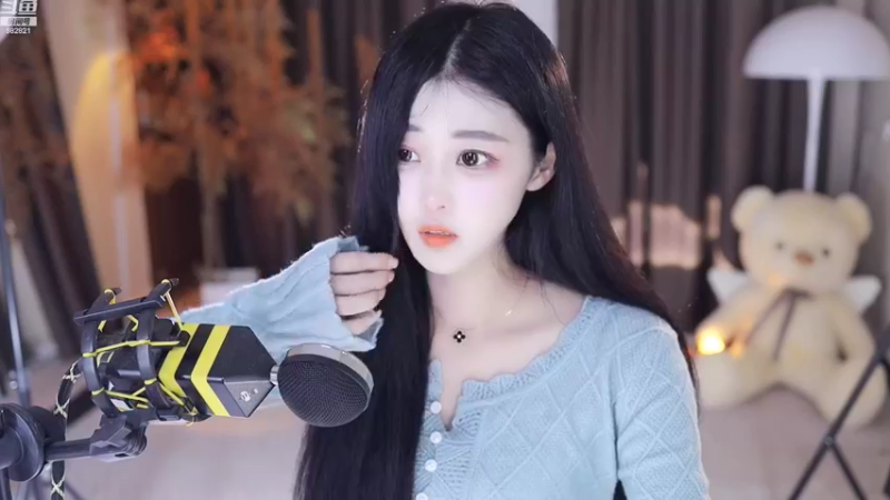 【2022-10-05 21点场】苏小懒38D：呆萌懒妹嘎嘎下饭