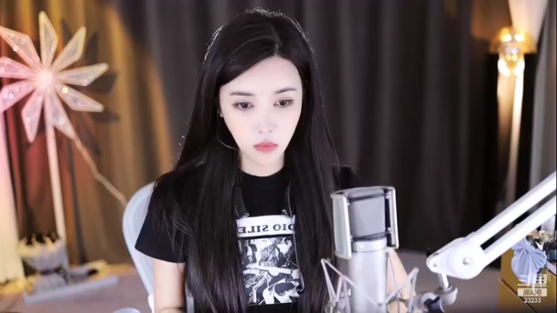 【2022-10-05 22点场】喵小莎：下午两点。晚上10.30，