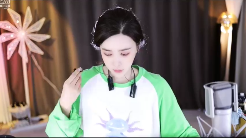 【2022-10-07 15点场】喵小莎：头有点疼，3点30来