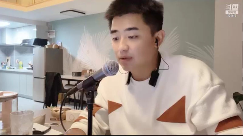 【2022-10-07 01点场】主播阿郎：320155每天给你添点堵