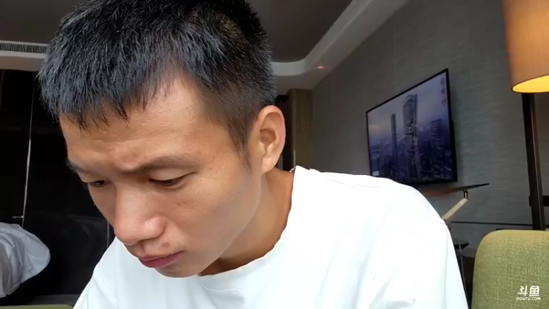 【2022-10-07 11点场】叶子户外：祝我兔宝新婚快乐。