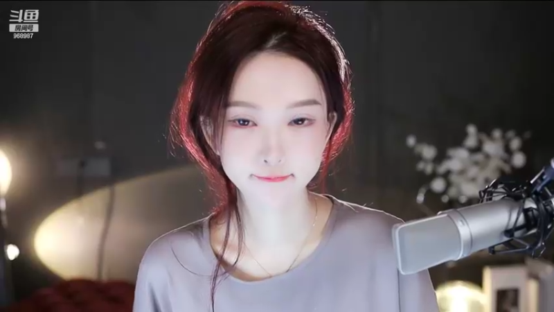 【2022-10-09 21点场】南妹儿呀：有幸被照亮 也想成为光