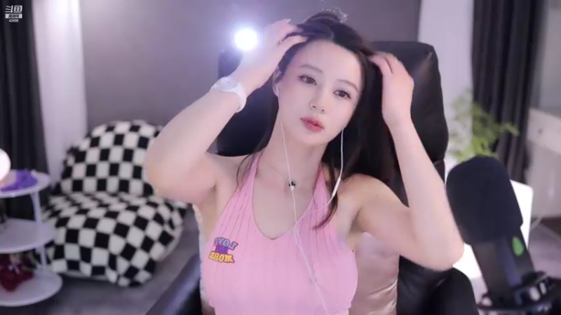 【2022-10-10 00点场】苏恩Olivia：苏恩：令令上班第一天哦❤