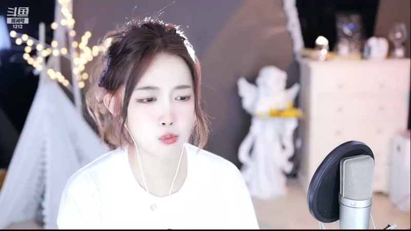 【2022-10-10 11点场】小肉球阿：爱笑的女孩运气不会差~~