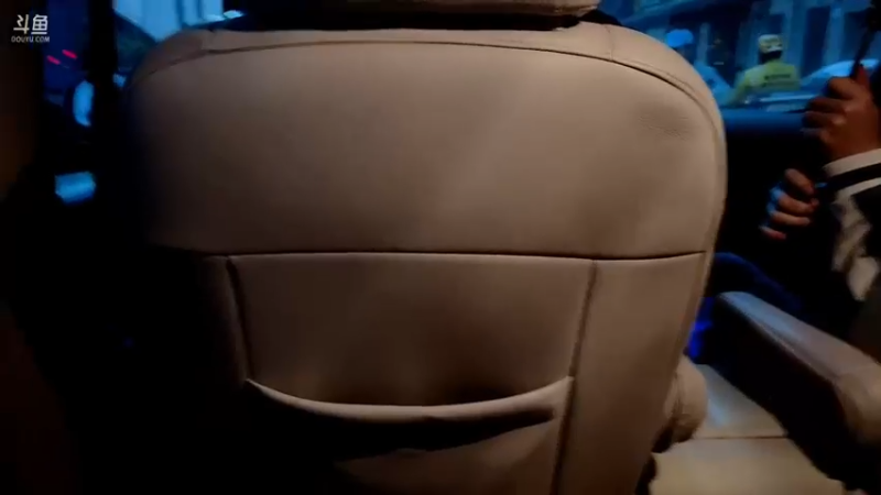 【2022-10-11 18点场】叶知秋Vanessa：出差武汉 15:00户外 钻粉狂欢