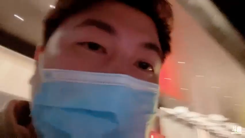 【2022-10-12 19点场】喵小莎：和老大聚会，晚上户外。