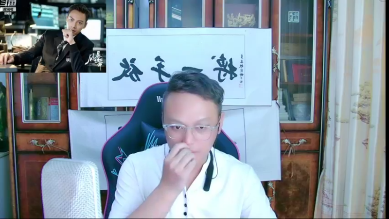 【2022-10-12 23点场】睡懵的渣皇：斗鱼变装第一人