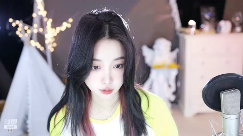 【2022-10-12 03点场】小肉球阿：爱笑的女孩运气不会差~~