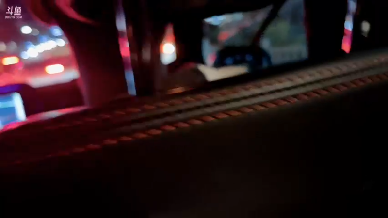 【2022-10-12 19点场】喵小莎：和老大聚会，晚上户外。