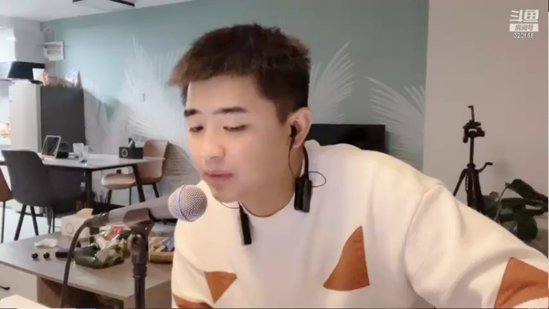 【2022-10-12 20点场】主播阿郎：320155每天给你填点土