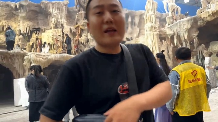 呆妹儿和大力聊天好搞笑，她说我认识周哥啊