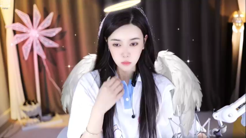 【2022-10-13 22点场】喵小莎：今日回杭州，晚上见宝们。