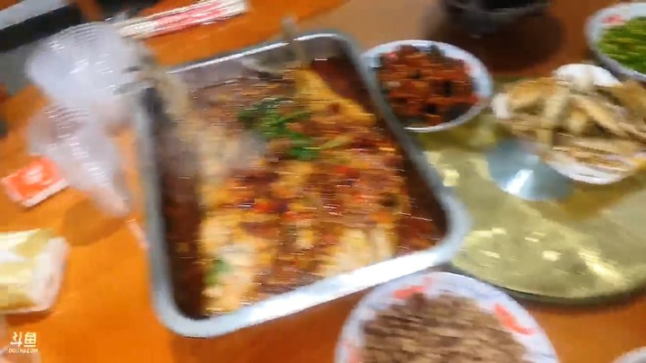 开饭了，今晚又是吃大餐啊