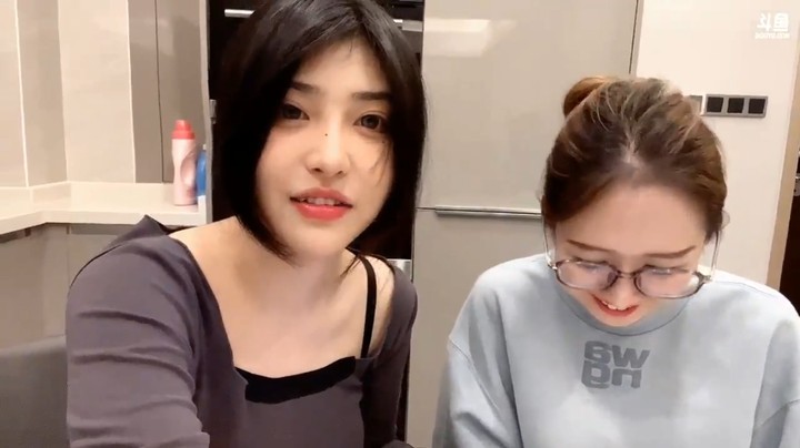 呆妹三台美女九歌唱歌好搞笑，把大家逗乐了