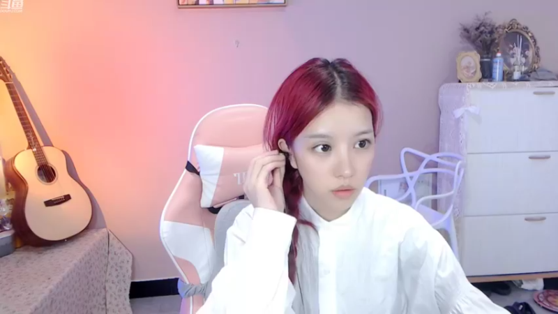 【2022-10-14 18点场】唐6儿：小奶团游戏舞蹈主播