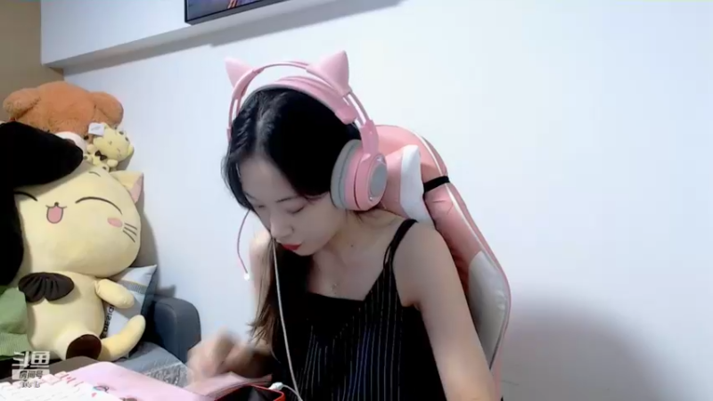 【2022-10-15 18点场】传情小小：小鹿：换人啦~