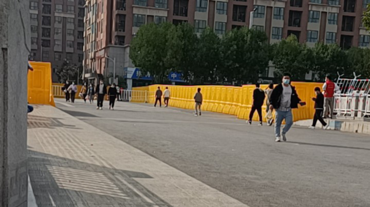 闭环管理模式开启  厂区至宿舍