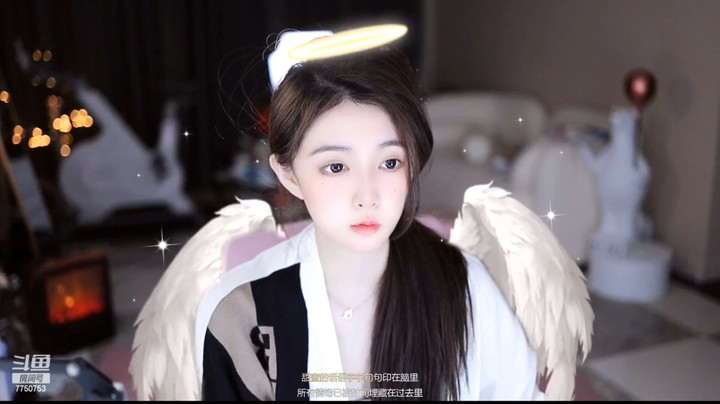 美女小姐姐这翅膀有点意思啊