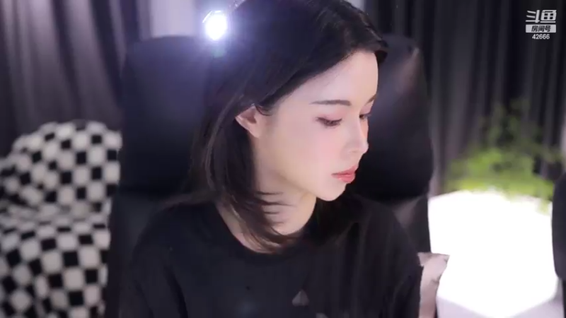 【2022-10-16 22点场】苏恩Olivia：苏恩：我来啦~~