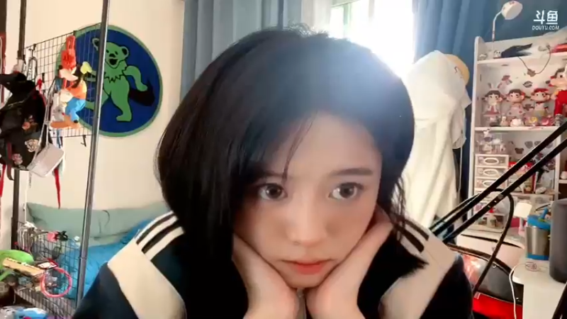 【2022-10-16 14点场】douyu小漠：由乃：哈哈哈哈