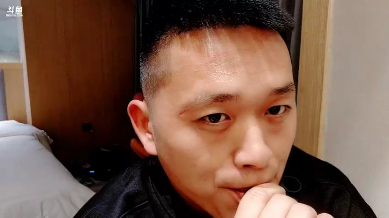 【2022-10-18 00点场】洪湖小肖：下午到成都开播5点左右