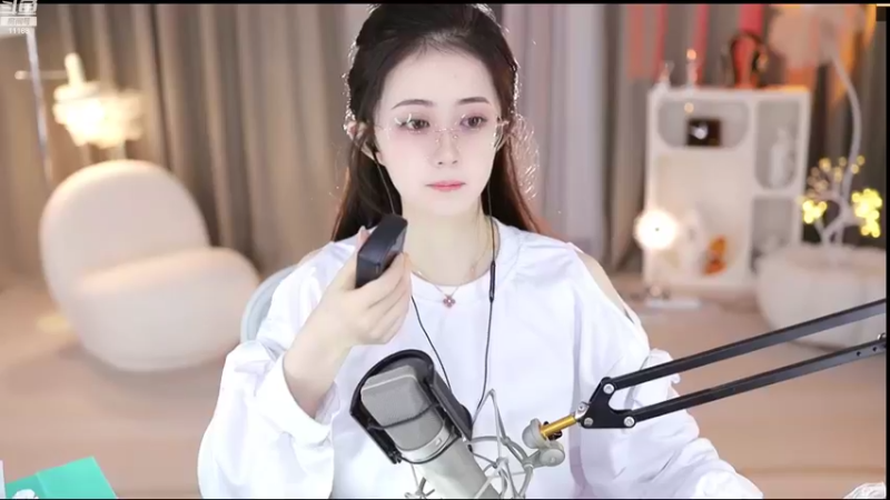 【2022-10-18 14点场】阿梨small：清纯女大学生回来啦！