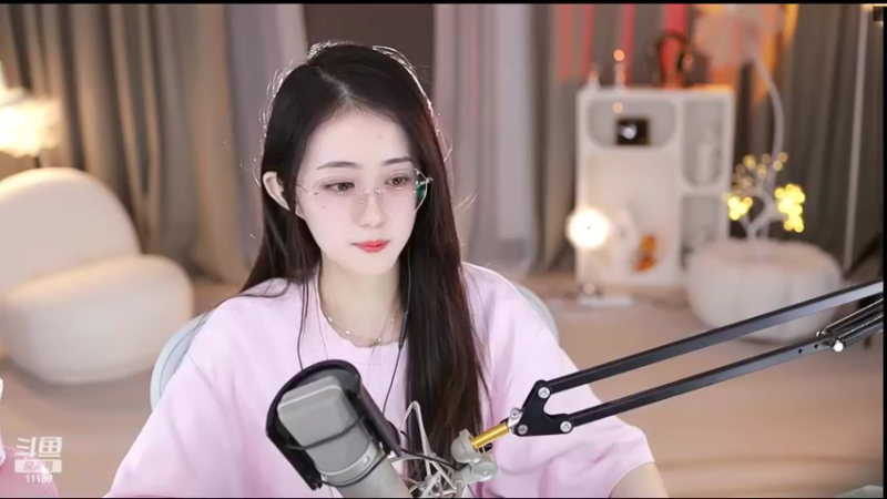 【2022-10-18 02点场】阿梨small：清纯女大学生回来啦！
