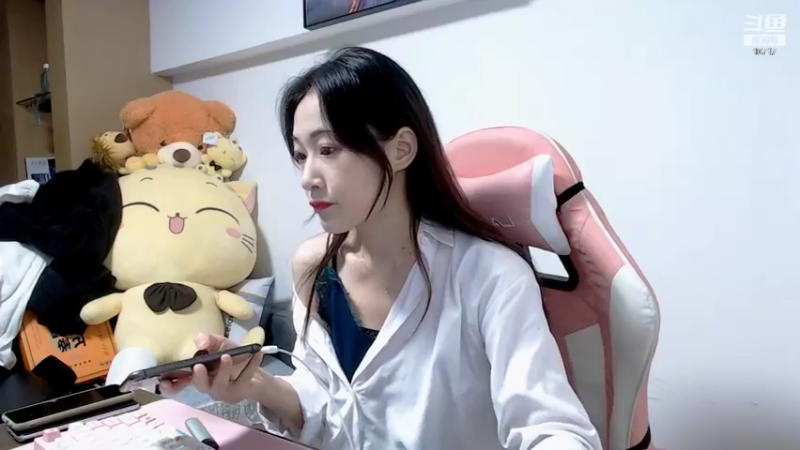 【2022-10-19 18点场】传情小小：小鹿：来了来了来了