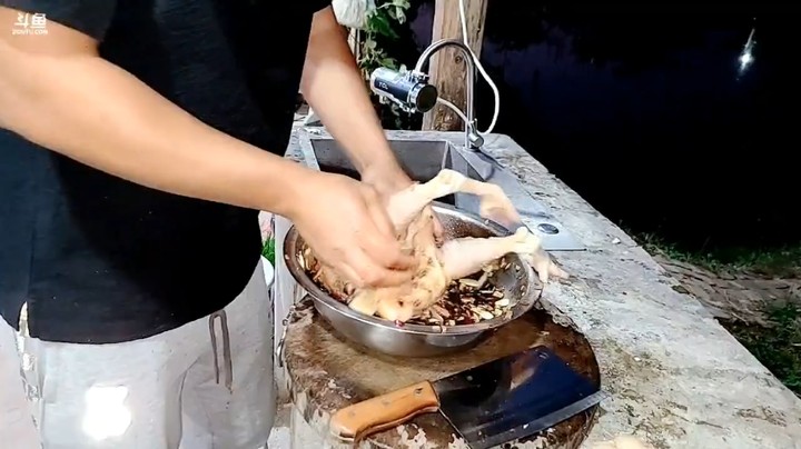 浩哥说有人也不会发气泡音，念哥说你什么意思