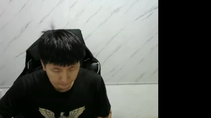 【2022-10-19 20点场】解说小狼：小狼：大家每时每刻都开心