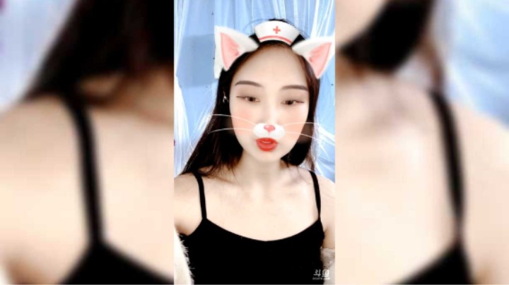 小姐姐在家直播开特效了