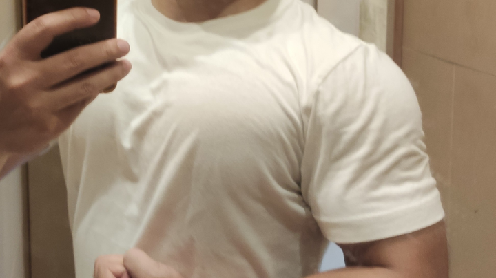 胸大肌的训练。