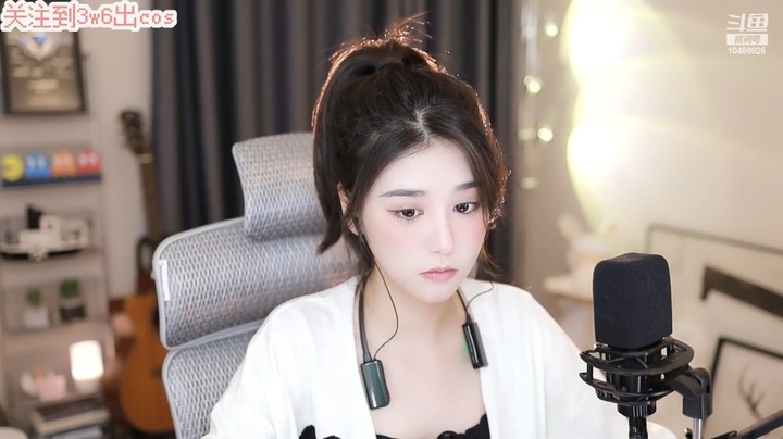 美女小姐姐今天发型很好看，显高啊