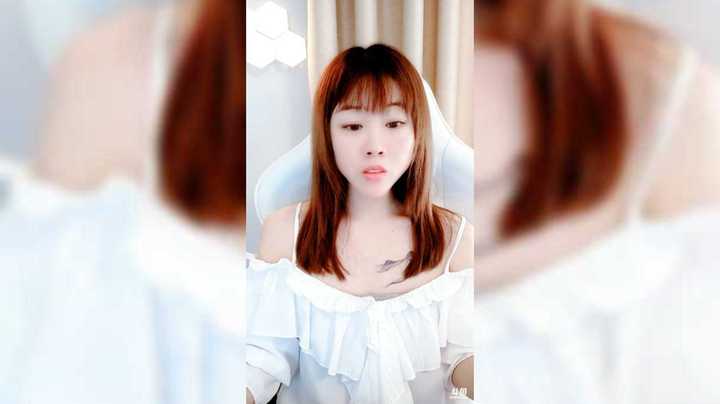 美女小姐姐直播很安静，不说啊