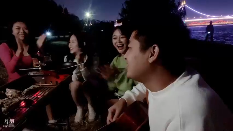 【2022-10-21 19点场】主播阿郎：320155每天给你添的堵