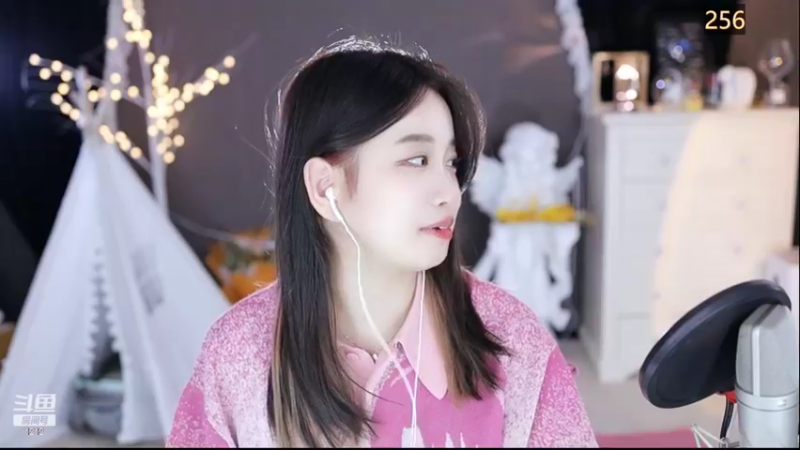 【2022-10-23 17点场】小肉球阿：爱笑的女孩运气不会差~~