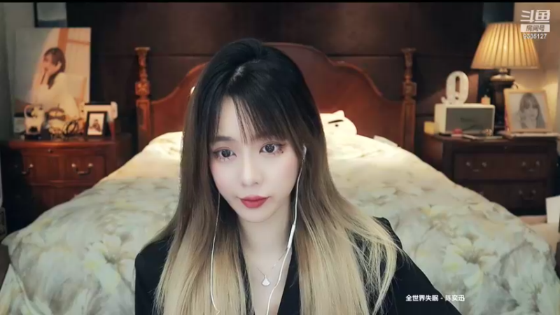 【2022-10-22 23点场】亲亲不小心：【双倍亲密】谁向我走来 我对谁好