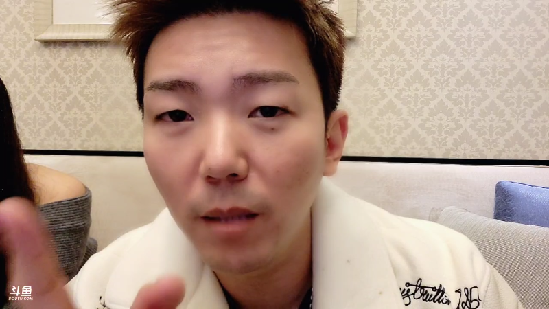 我在斗鱼看JSA丶北京小王哥直播户外