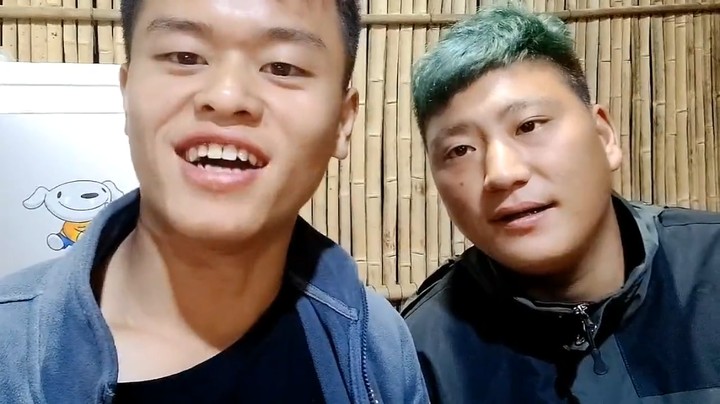 浩哥送梦想哥的钢铁侠被卖了500，浩哥急了，这太亏了啊，正版很值钱的