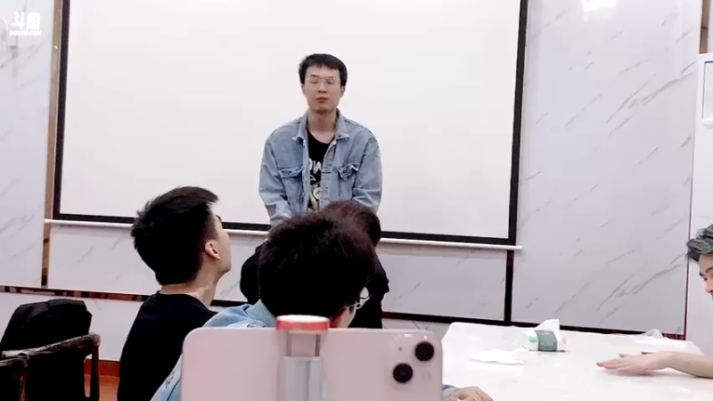 【2022-10-23 22点场】南波儿大魔王丶：工作室团建啦！