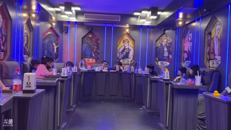 【2022-10-23 22点场】imxiaoxin：【✘-✘】户外来咯！